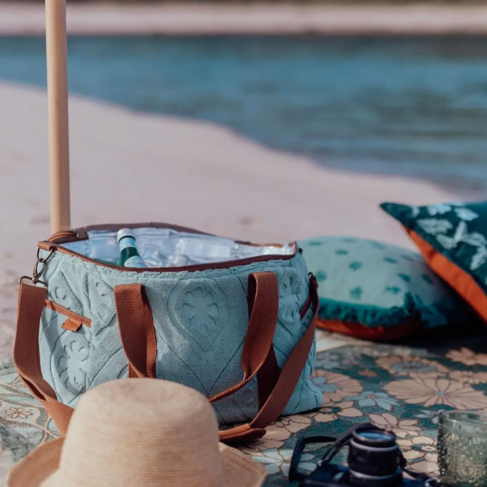 Wandering Folk Daisy Cooler Bag Large - Peppermint Best