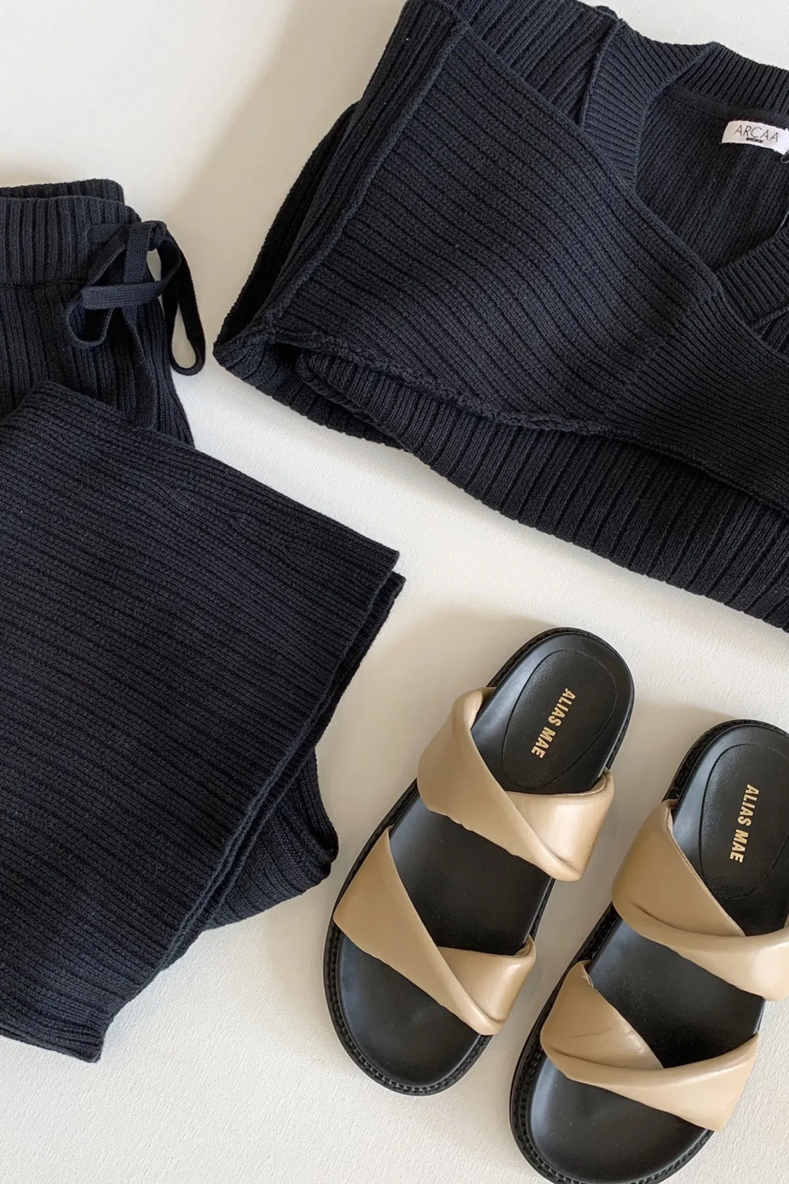 ARCAA Vera Sweater - Black Sale