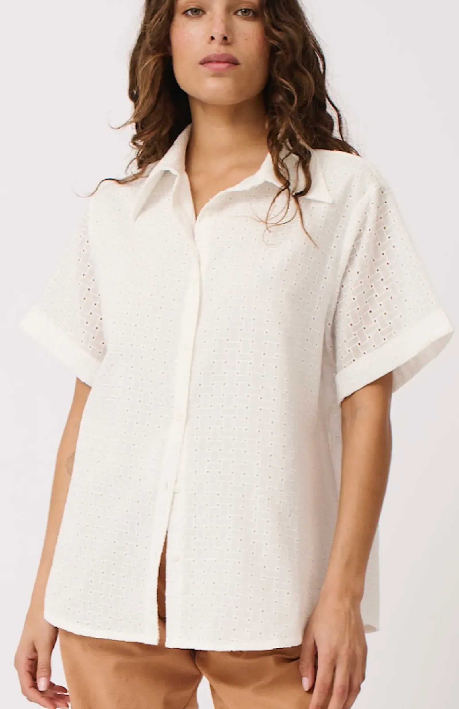 Cartel & Willow Cartel & Willow Tully Shirt - White Broderie Hot
