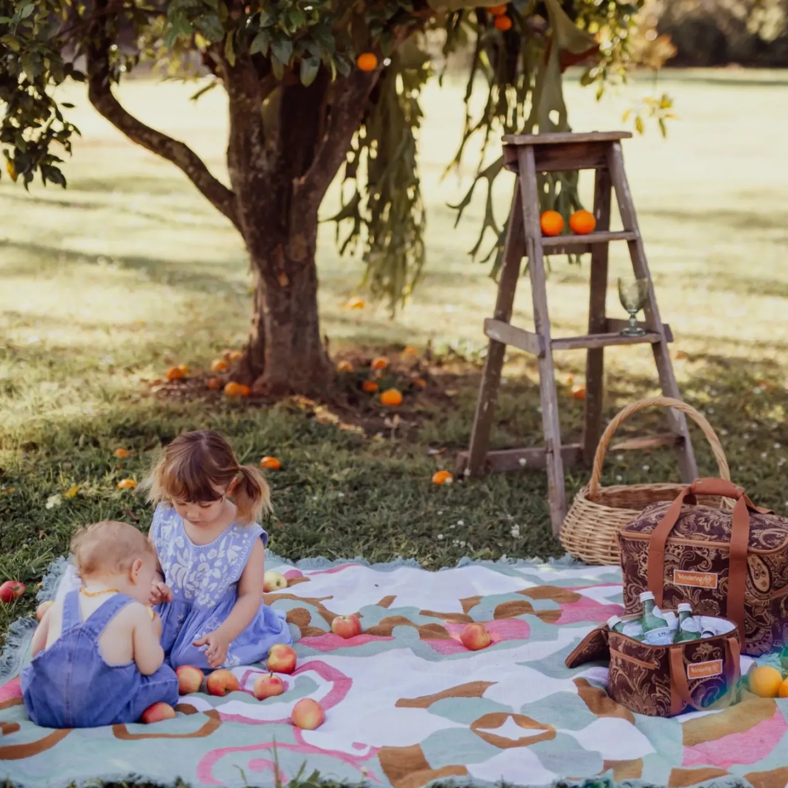 Wandering Folk Woven Throw - Kaleid Mist Hot