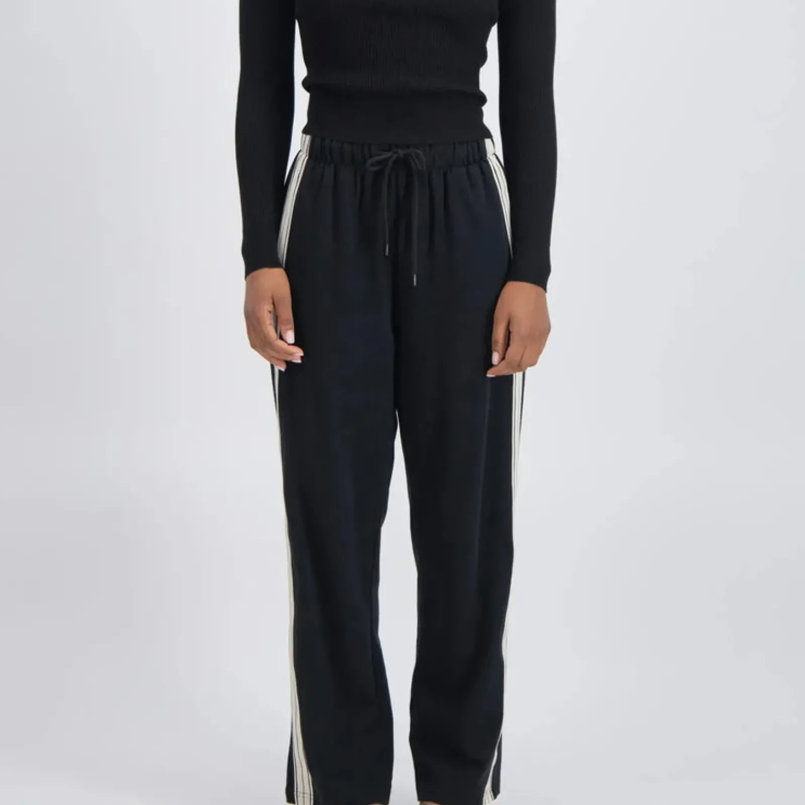 Jasmine Alexa Panarea Trackpant - Black Hot