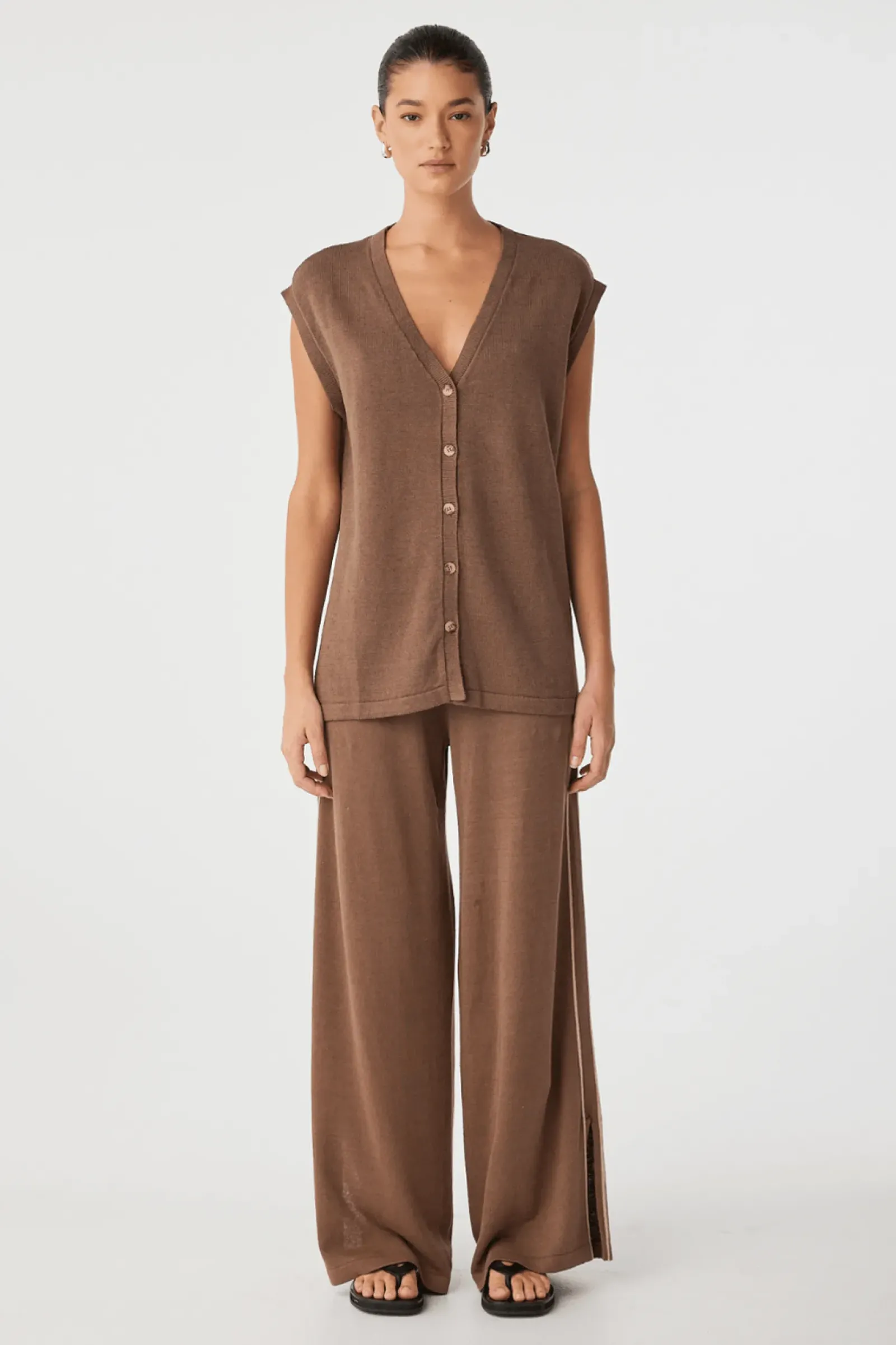 ARCAA Ada Vest - Cacao Online