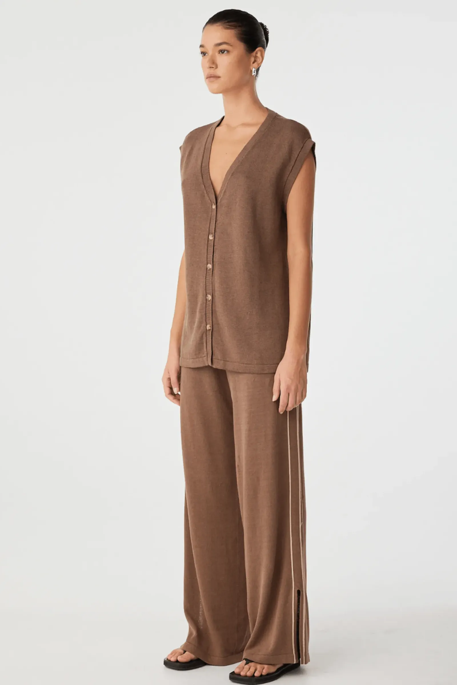 ARCAA Ada Vest - Cacao Online