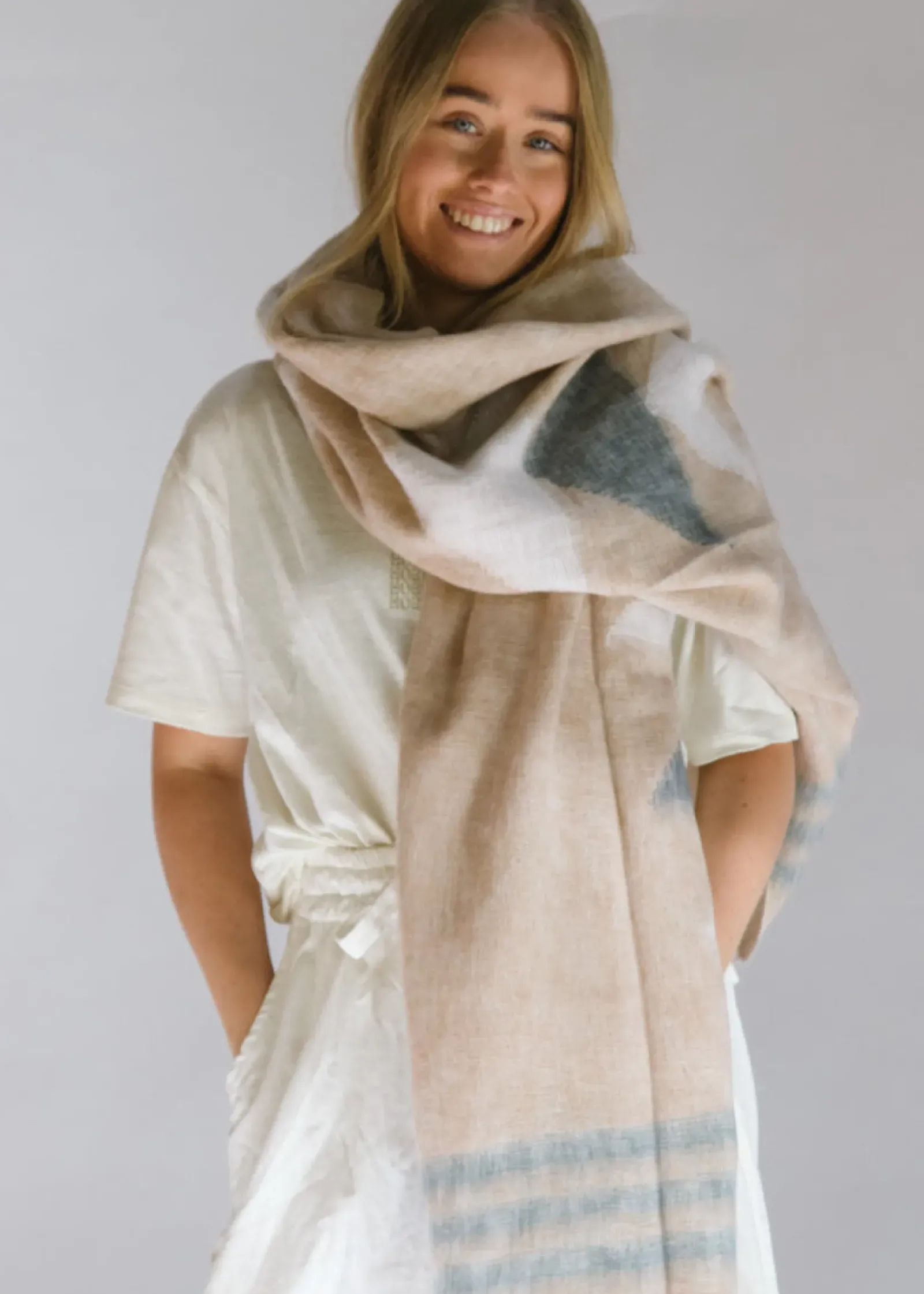 Hobo & Hatch Hobo & Hatch Scarf- Aztec Vanilla Fashion