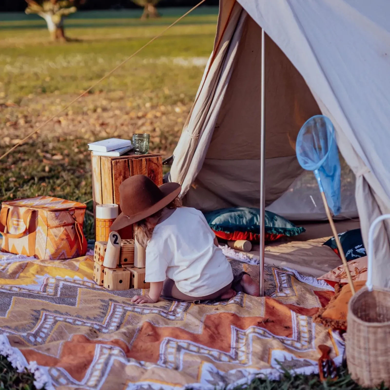 Wandering Folk Woven Throw - Jagger Iris Hot