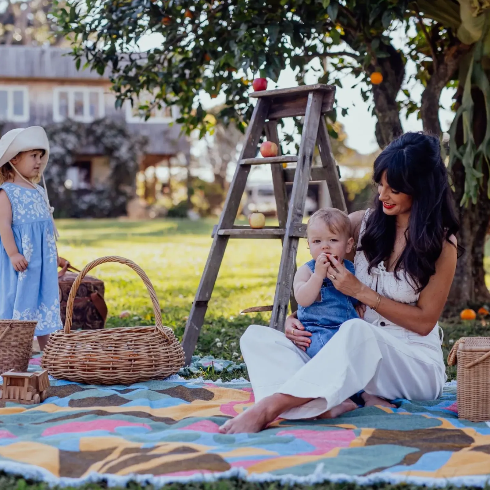 Wandering Folk Woven Throw - Kaleid Sugar Best