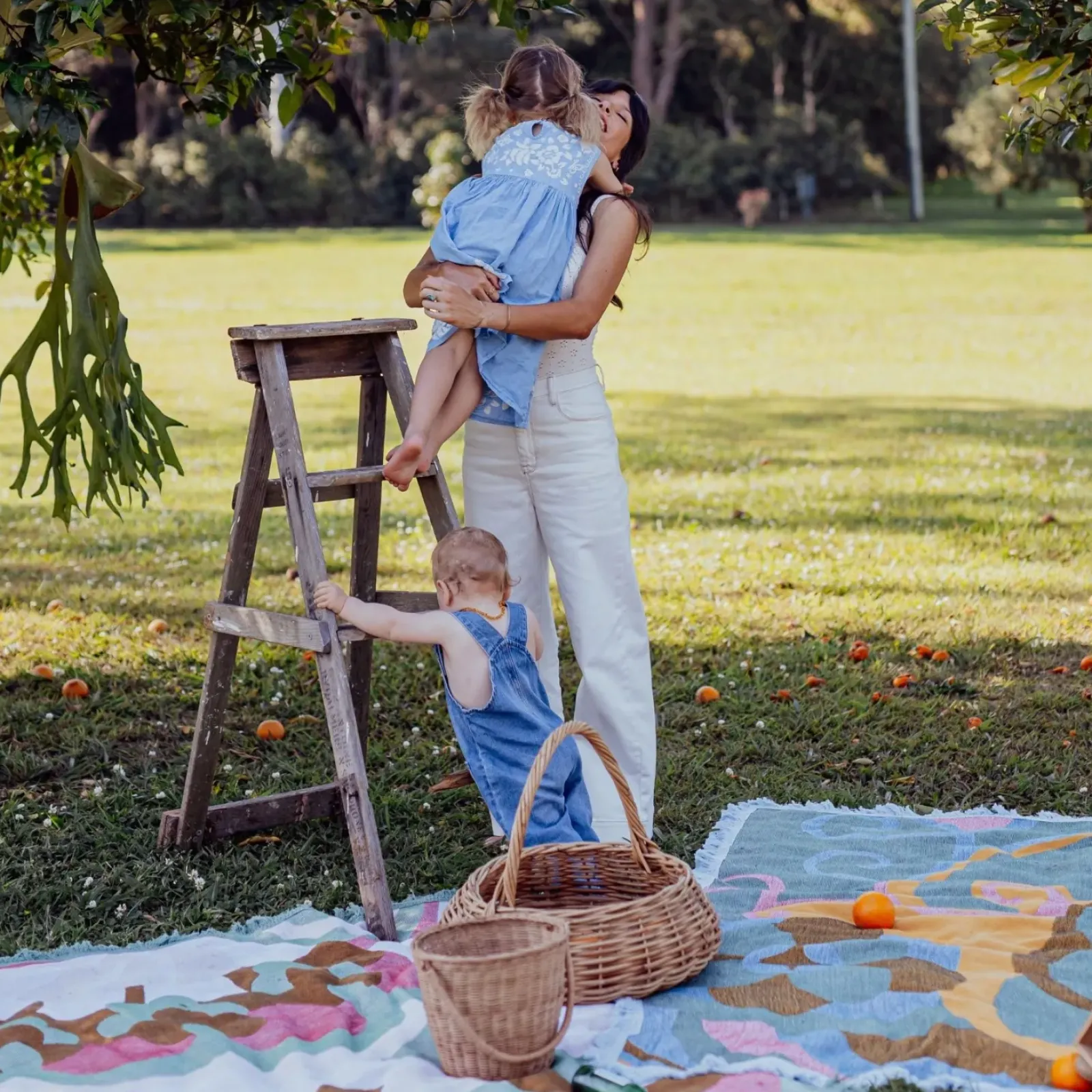 Wandering Folk Woven Throw - Kaleid Sugar Best